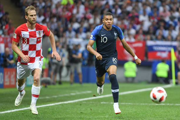 自于球场上 自于球场上